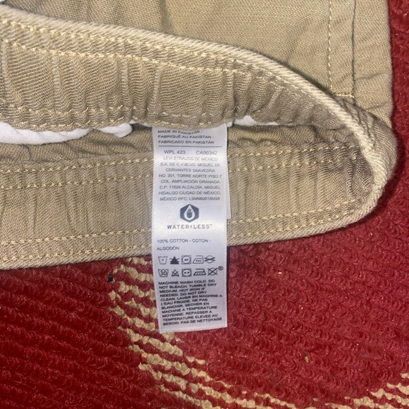 LEVI STRAUSS Shorts. Size S. - Picture 5 of 6